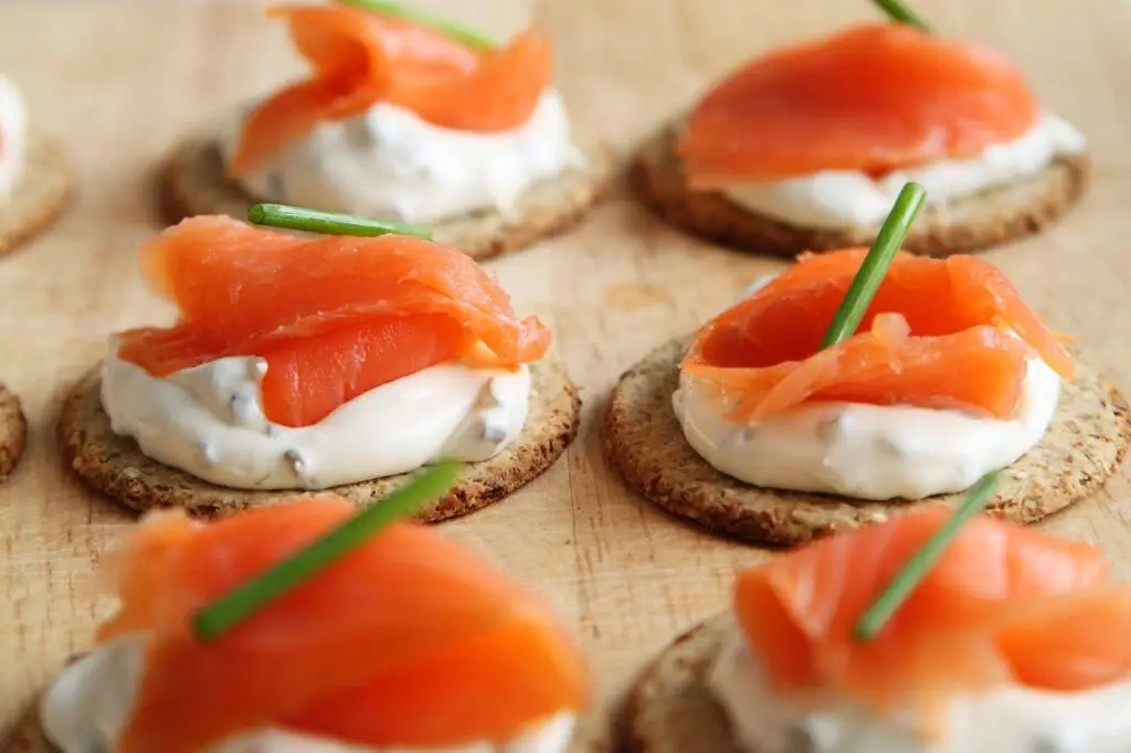 canape, salmon, appetizer, crackers, cuisine, delicious, fish, food, gourmet, meal, raw, seafood, snack, starters, nature, smoked salmon, hors d'oeuvres, food photography